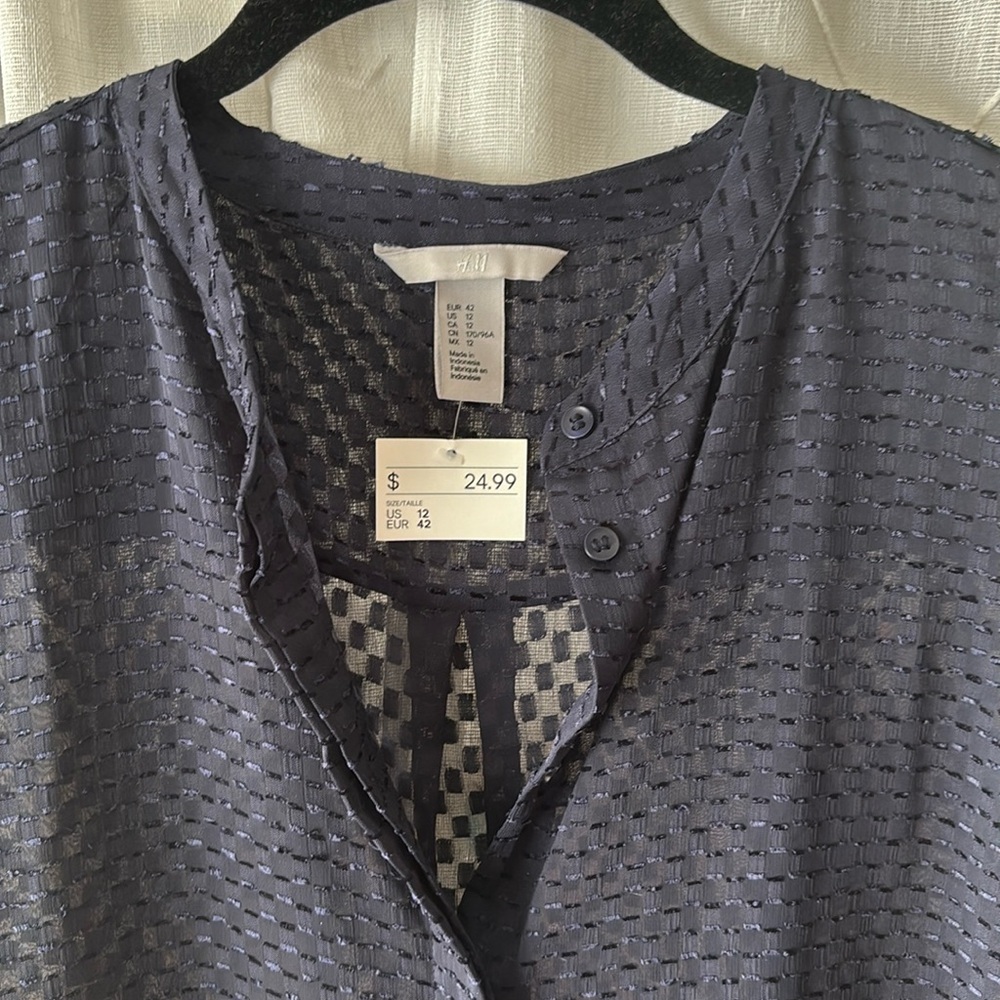 NEW H&M Navy Sheer Blouse with Single Button Cuff—Size 12